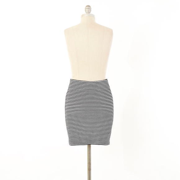 Theory Striped Knit Pencil Skirt - Picture 4 of 6
